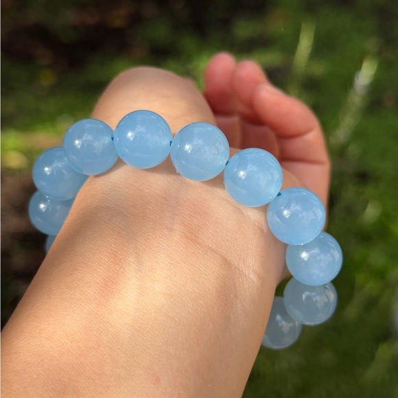 13.5mm stretchable blue chalcedony bracelet 0549 - Picture 2 of 7
